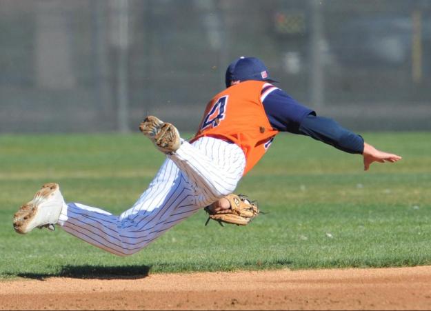 Pirates lose late lead, fall to Tigers, 5-4