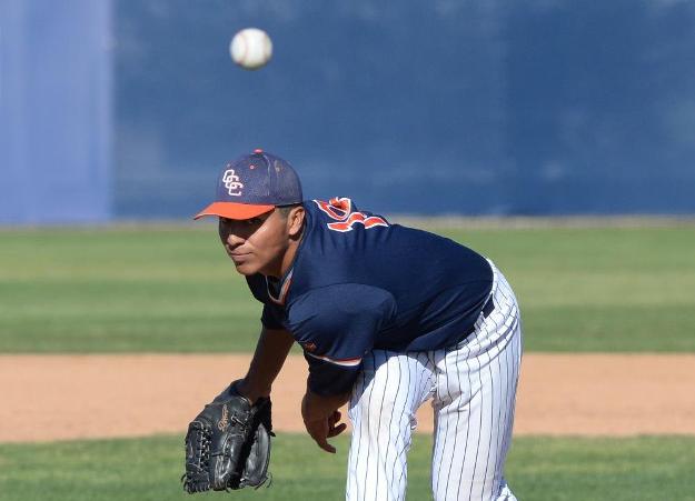 Vidrio leads Pirates to 2-1 win over Saddleback