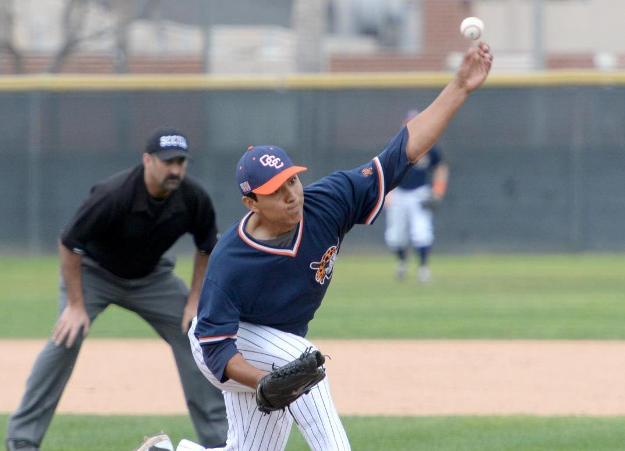Vidrio's one-hit masterpiece lifts Pirates to 5-0 win over Tigers