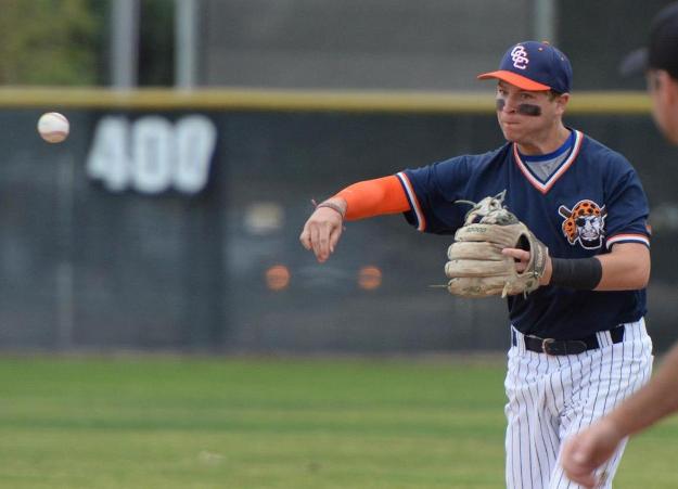 Pirates bash past Vikings in playoff opener