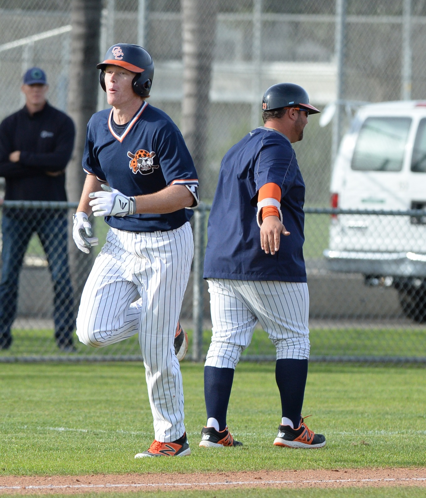 Pirates clobber Hornets, 16-5