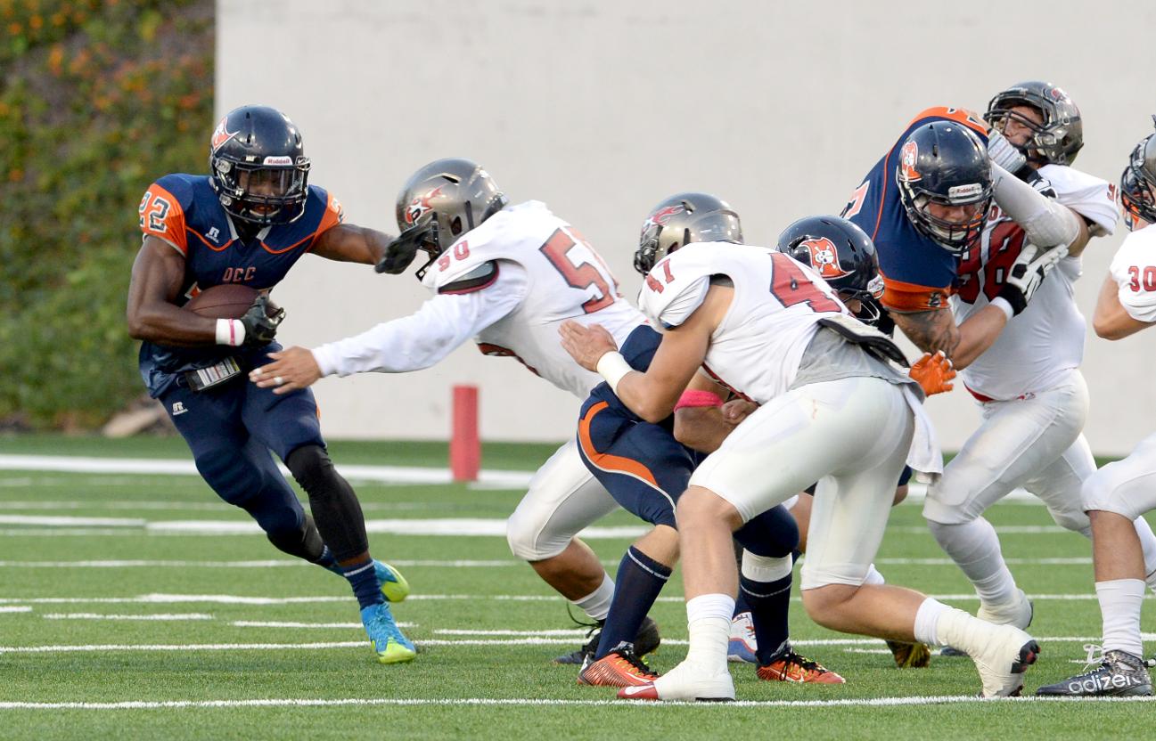 Victory Flag stays at Coast after Pirates top Dons, 38-17
