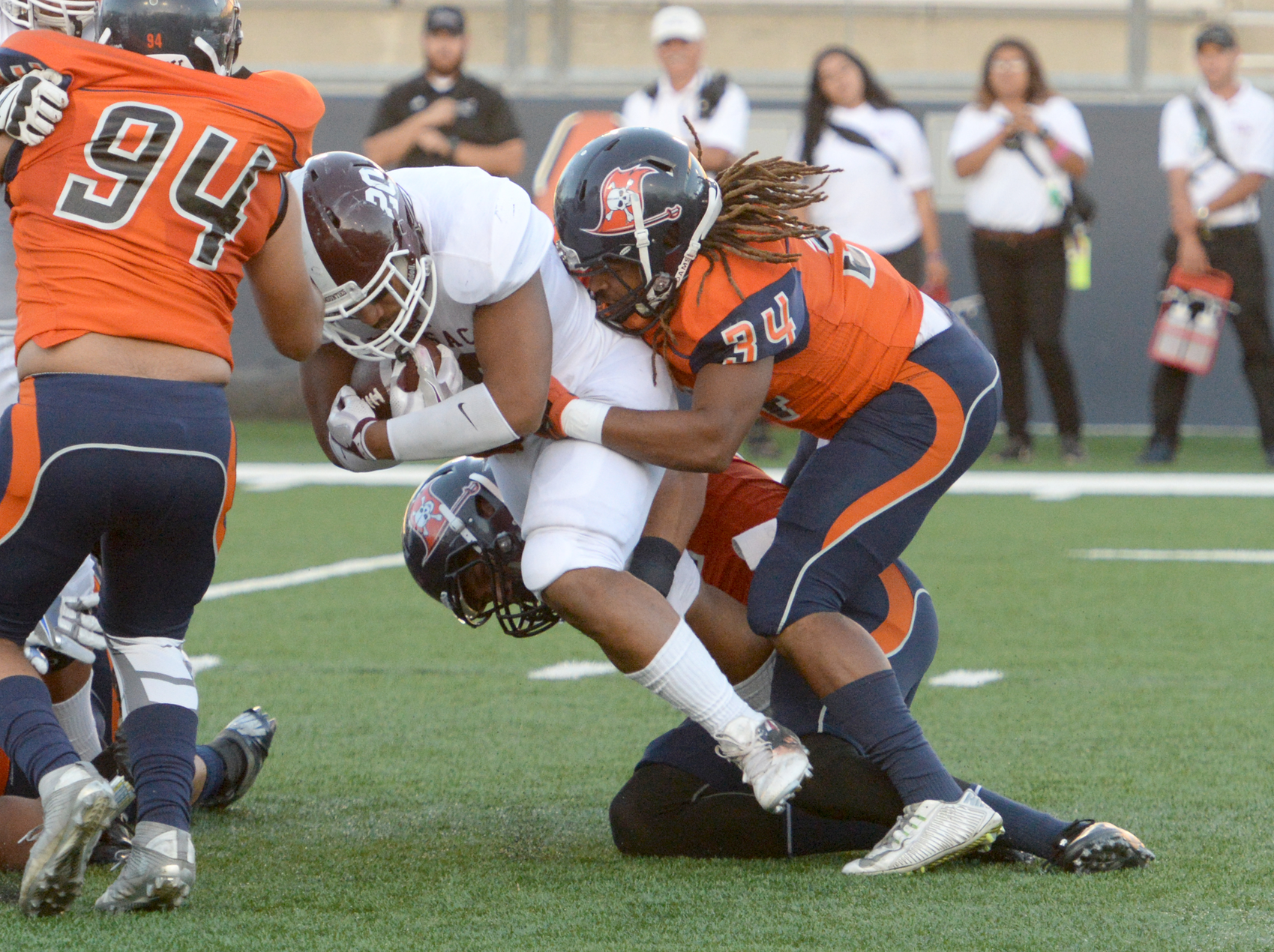 Pirates contain Hornets early but Fullerton prevails
