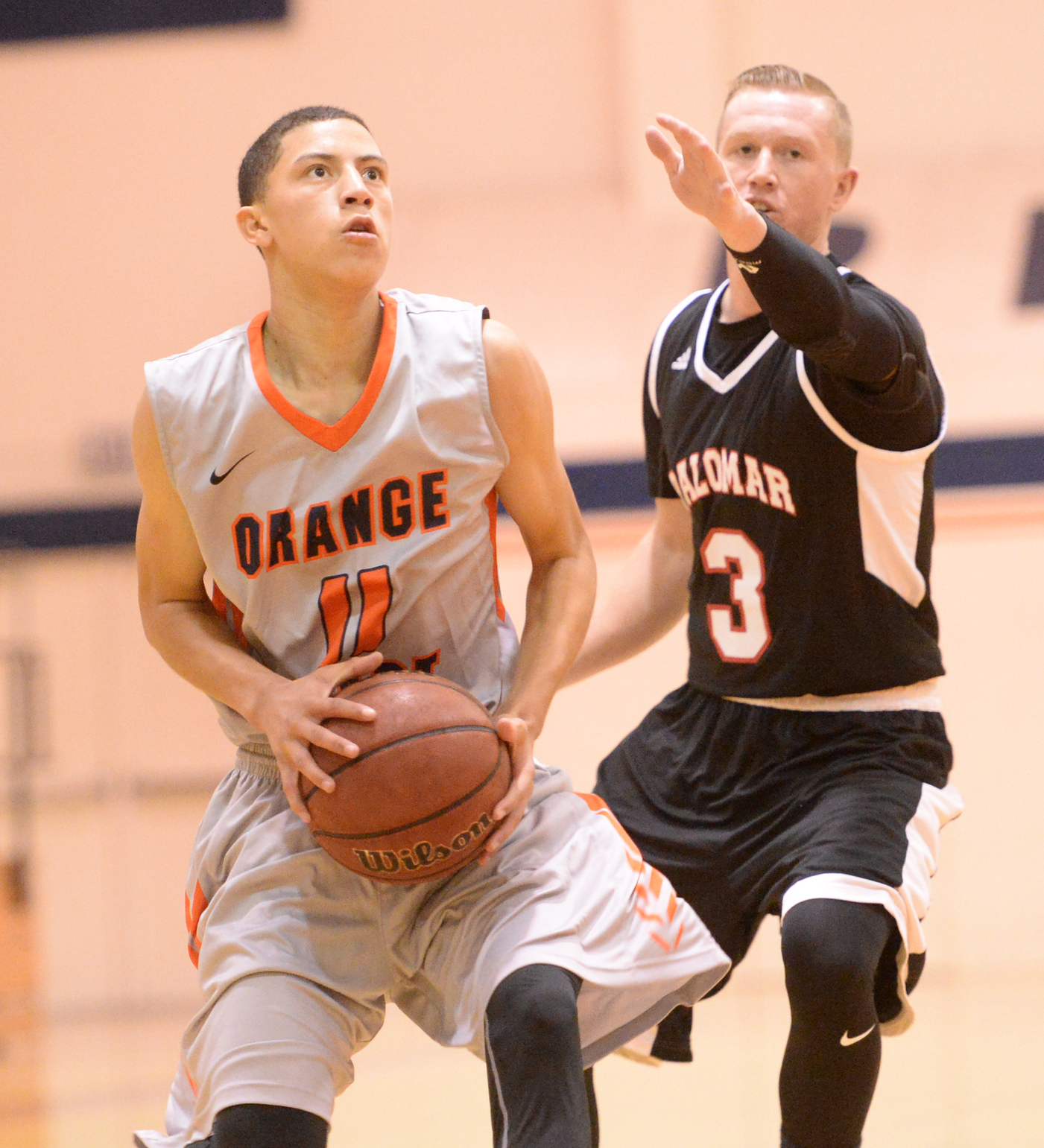 Pirates kick off season with 2-1 record at Ventura tournament