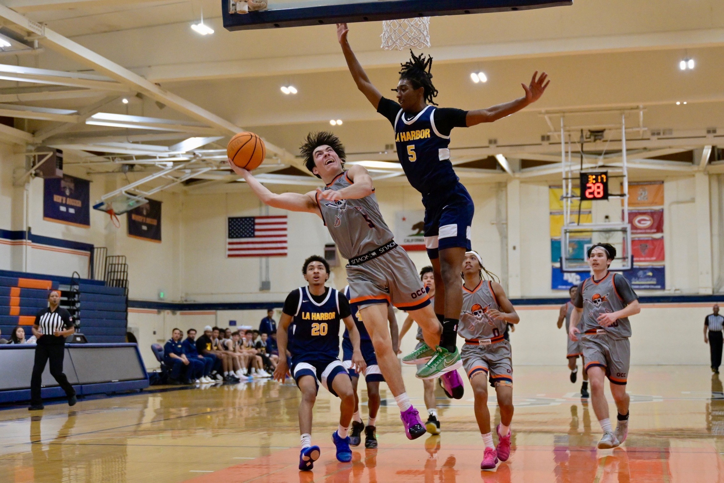 Cover pic courtesy of Peter Mondrick. Story pic courtesy of Adrian Salgado