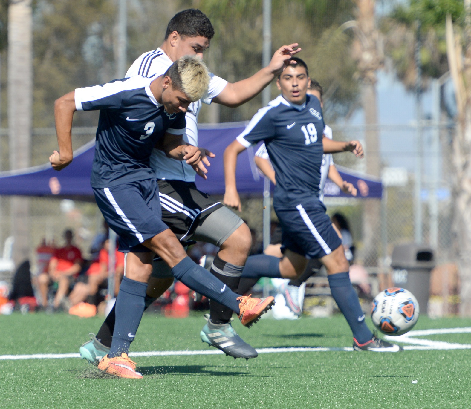 Pirates corral Mustangs in season finale