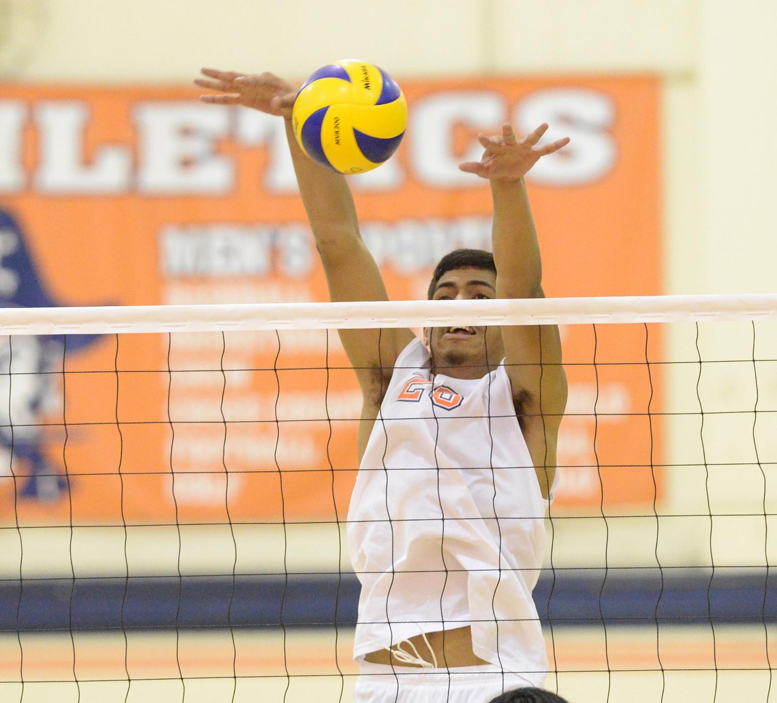 Pirates roll past Vaqueros