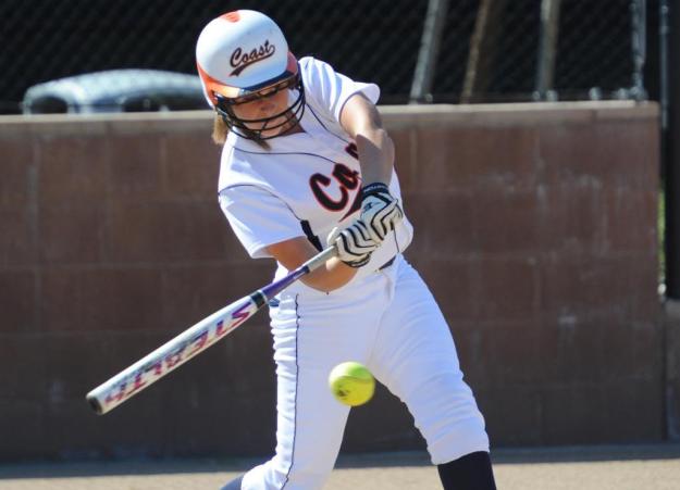 Pirates rally for 8-5 win over Rustlers