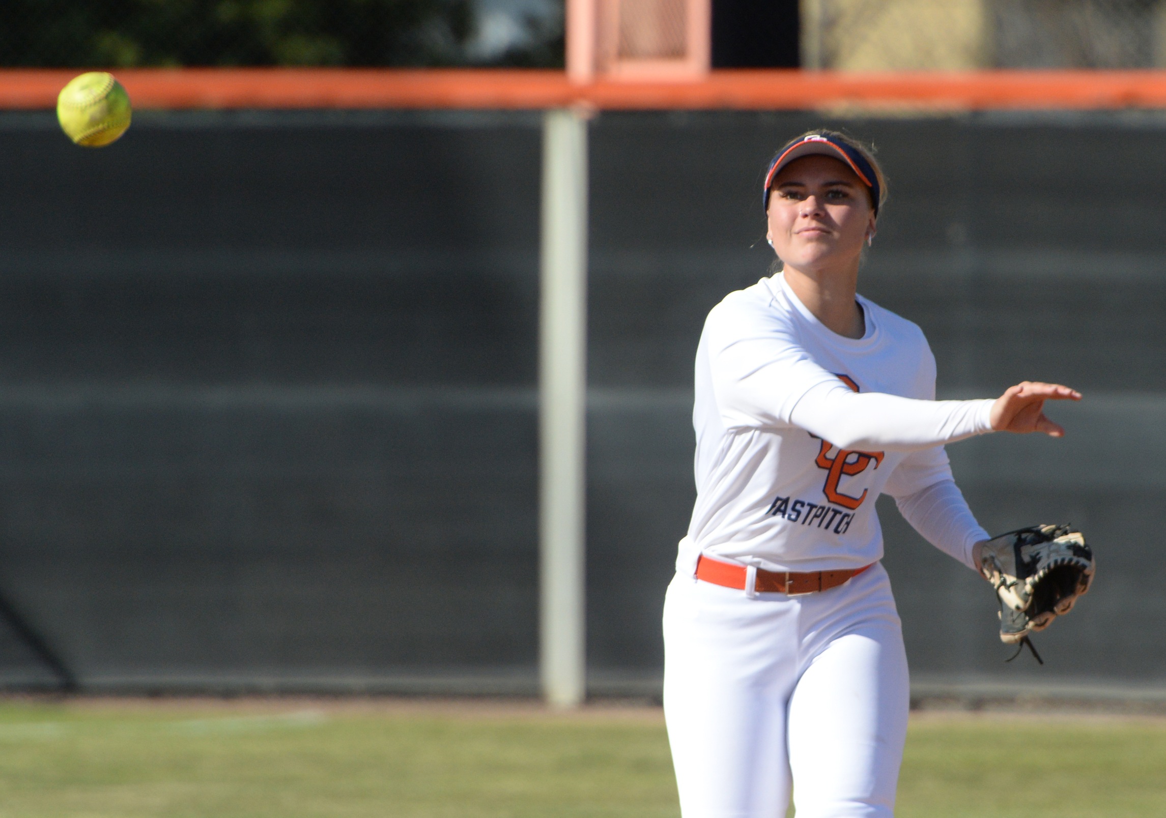 Big first inning helps Pirates tame Tigers, 12-4