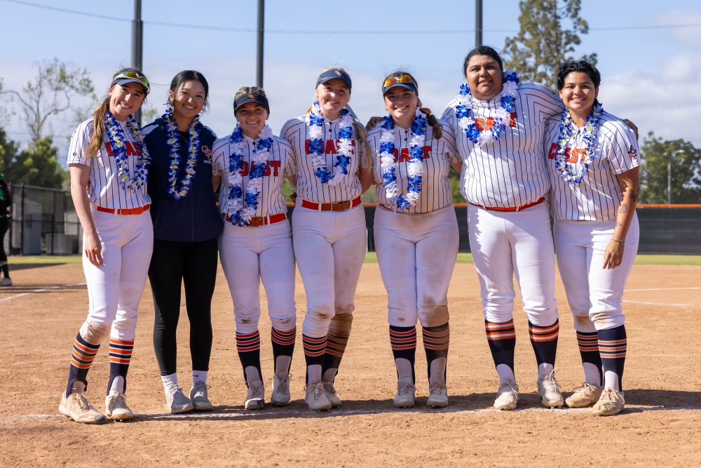 Pirates wrap up regular season with 7-3 win over Rustlers