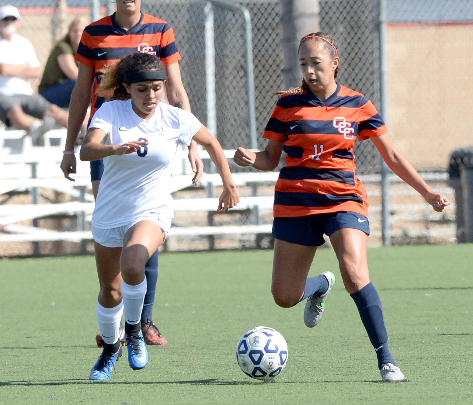 Back-to-back goals leave Pirates, Hornets all tied up