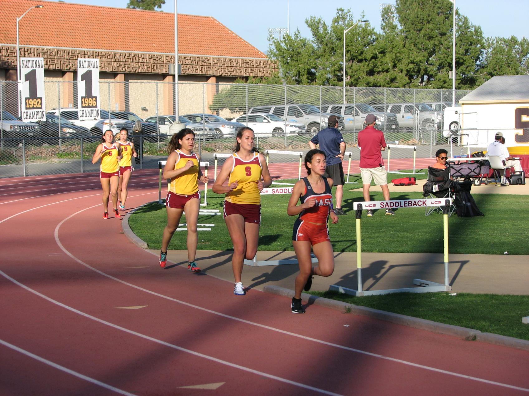 Pirates dominate Gauchos, Hornets