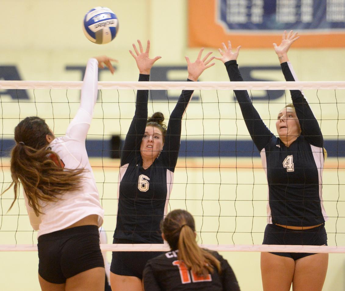 Pirates survive scare at Saddleback and top Gauchos in five
